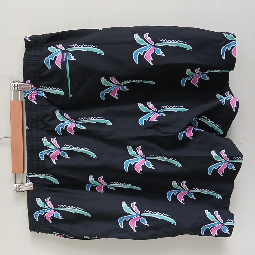 Chubbies Men's Black With Palm Tree Print Swim Trunks Size XXXL - Picture 4 of 6